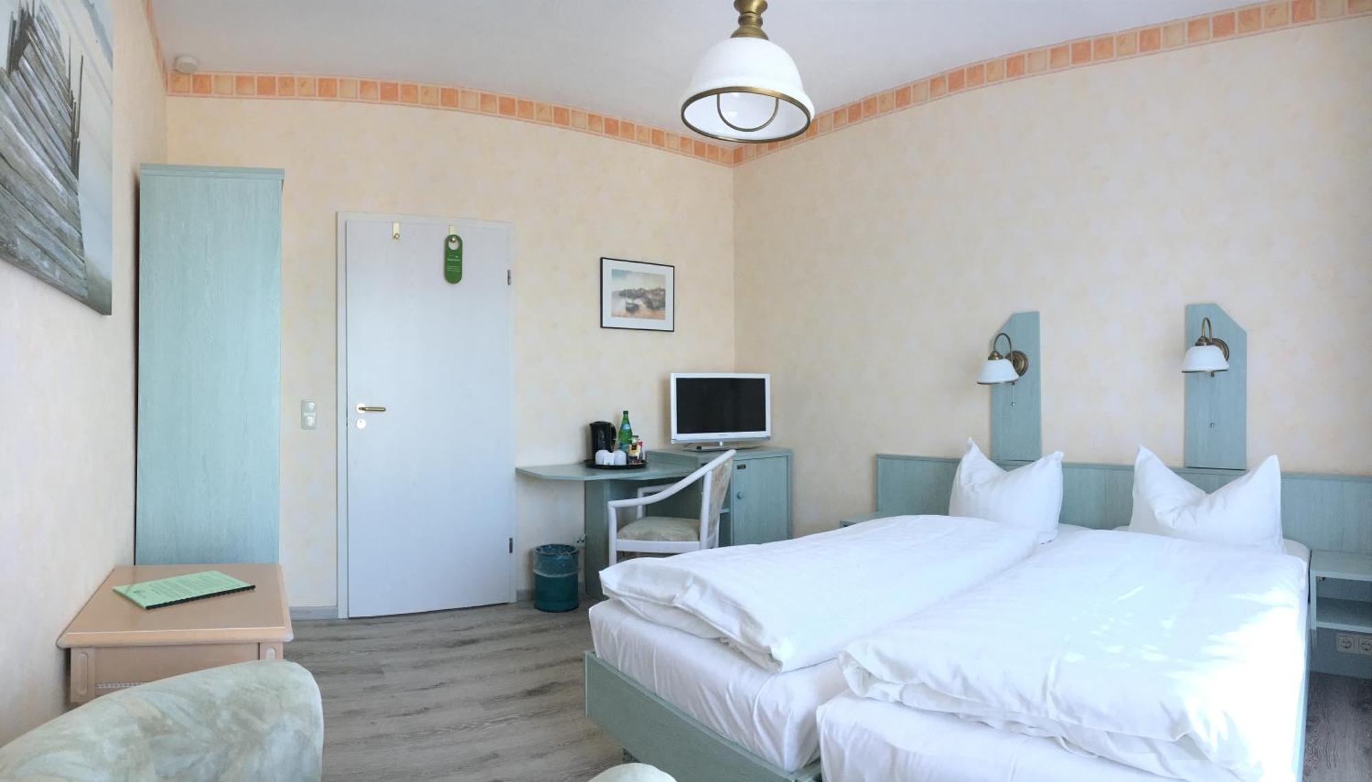 Kastanienhof Hotel Garni Zinnowitz Room photo